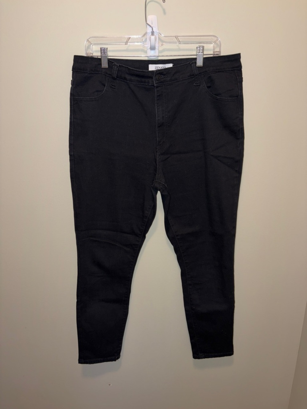 ZENANA Black High-Rise Skinny Pants